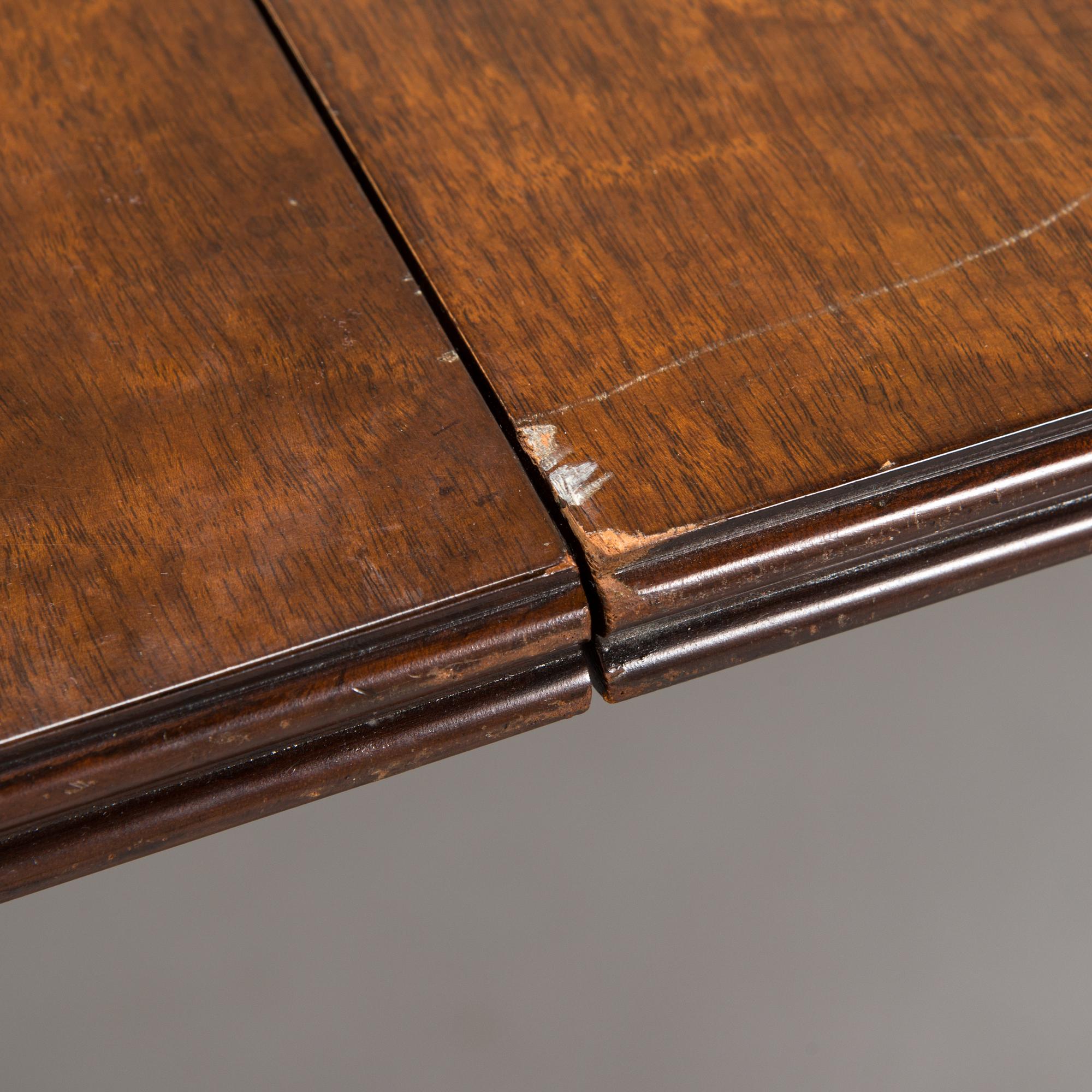 Matbord, mahogny, regency-stil, RBC-furniture England, 1900-talets slut.