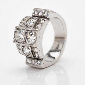 18K white gold ring with diamonds.