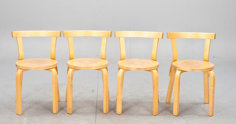 BORD och STOLAR, 4 st, Alvar Aalto, Artek Finland.