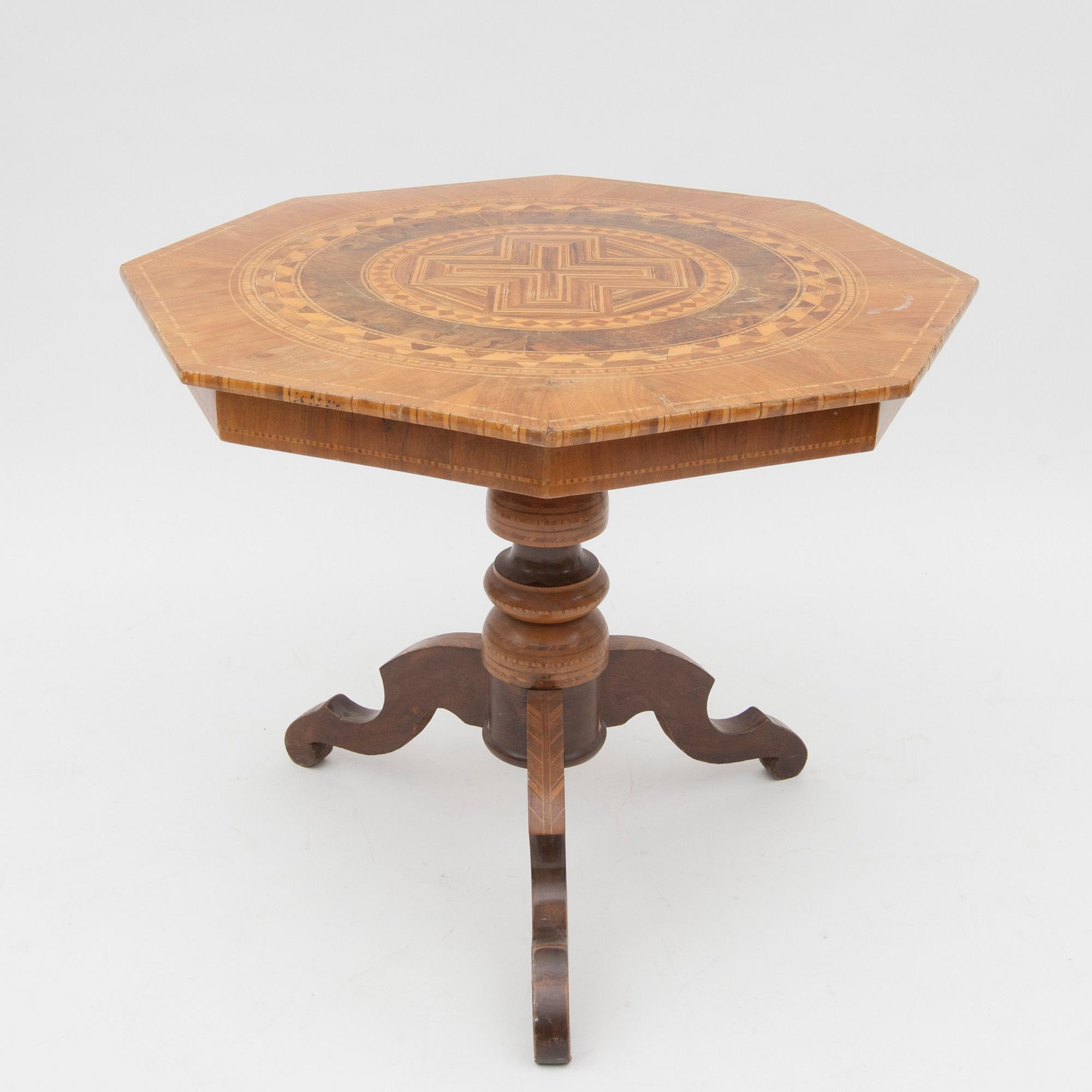 BORD, Italien 1800-talets mitt.