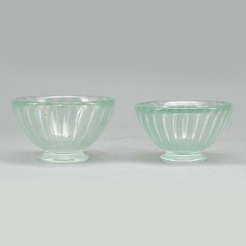 SKÅLAR, glas, ett par, Edvin Öhrström, Orrefors. Omkring 1900-talets mitt. Signerade undertill: 1289E.
