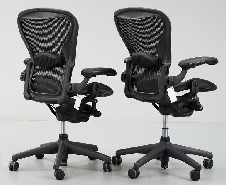 KONTORSSTOLAR, 2 st, "Aeron Chair", Herman Miller.