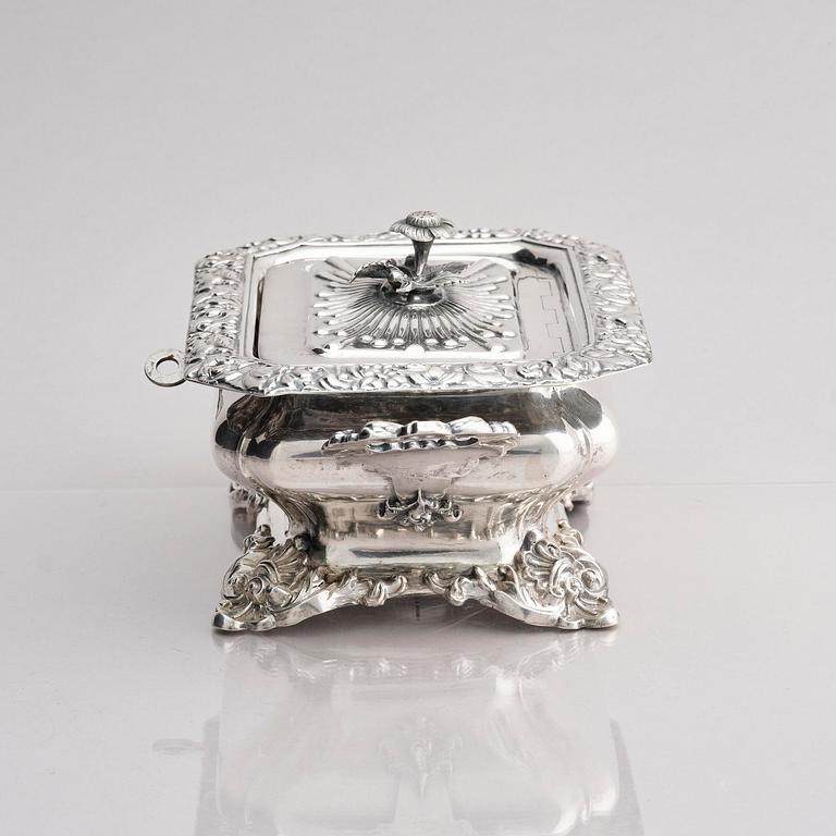 Gustaf Möllenborg, sockerskrin, silver, Stockholm 1840. Nyrokoko.