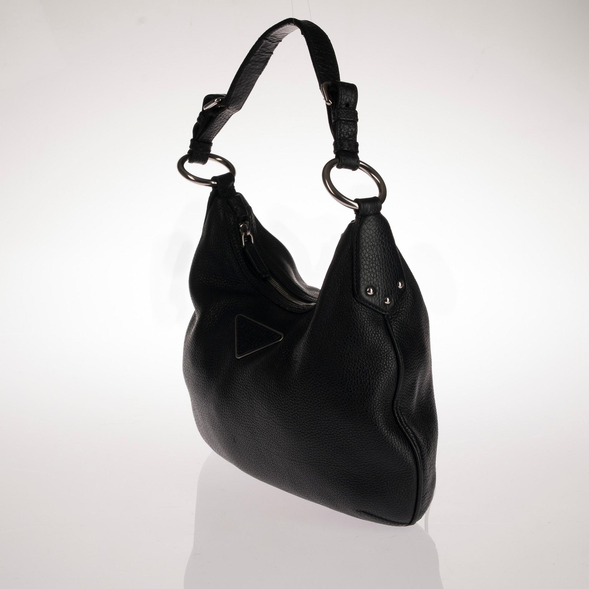 VÄSKA, Prada.