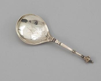 647. SKED, silver, med dubbel kerubknopp, omärkt, Sverige 1700-taltes slut/1800-talets början.