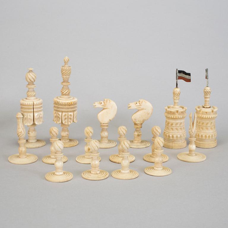 A Barleycorn chess set, 32 pieces.