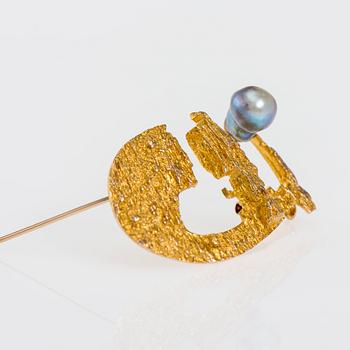 BROSCH, 14K guld, pärla. "Solskeppet", Björn Weckström. Lapponia 1967. Vikt ca 9,5 g.