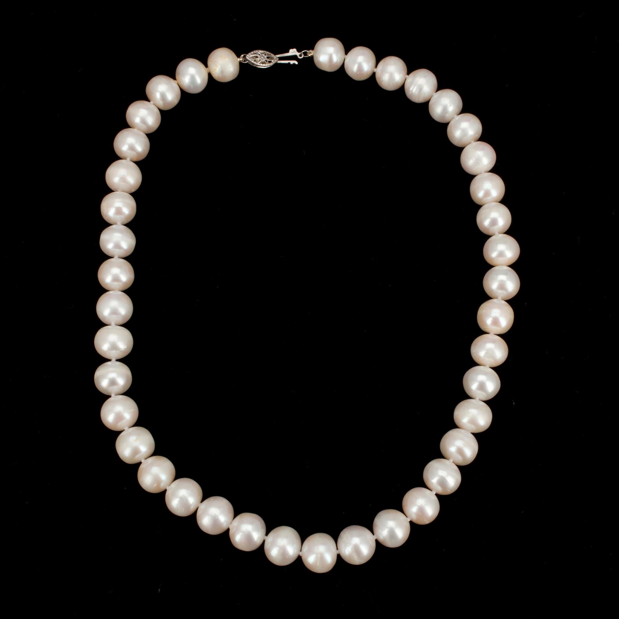 PÄRLCOLLIER, odlade sötvattenspärlor, lås vitguld 14K.