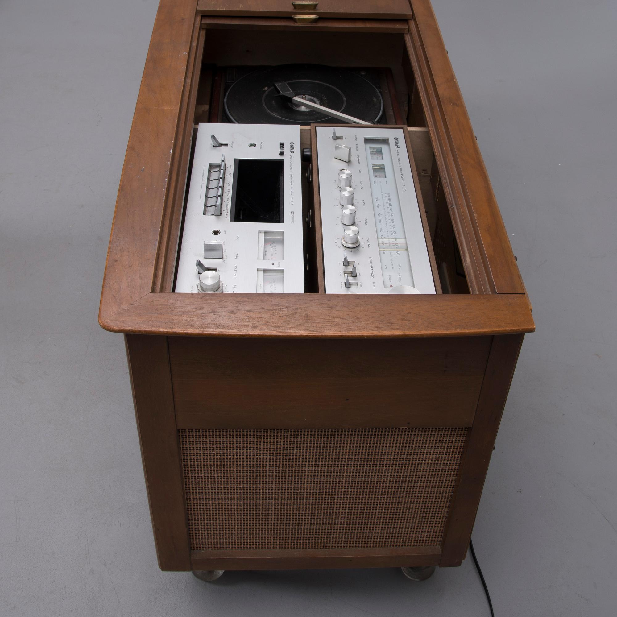 STEREOSKÅP, Magnavox, 1900-talets mitt.