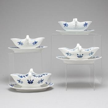 A part 'Blue Onion' pattern porcelain dinner service, Meissen, 20th century (119 pieces).