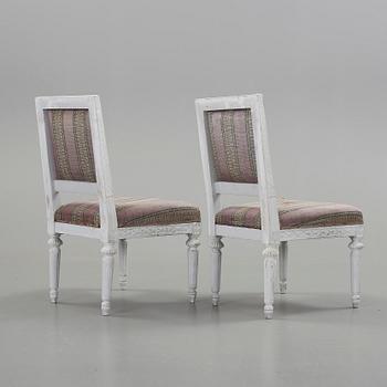 STOLAR, ett par, gustaviansk stil, omkring 1800-talets sista kvartal.