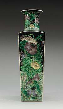 A famille noir vase, Qing dynasty (1644-1912).