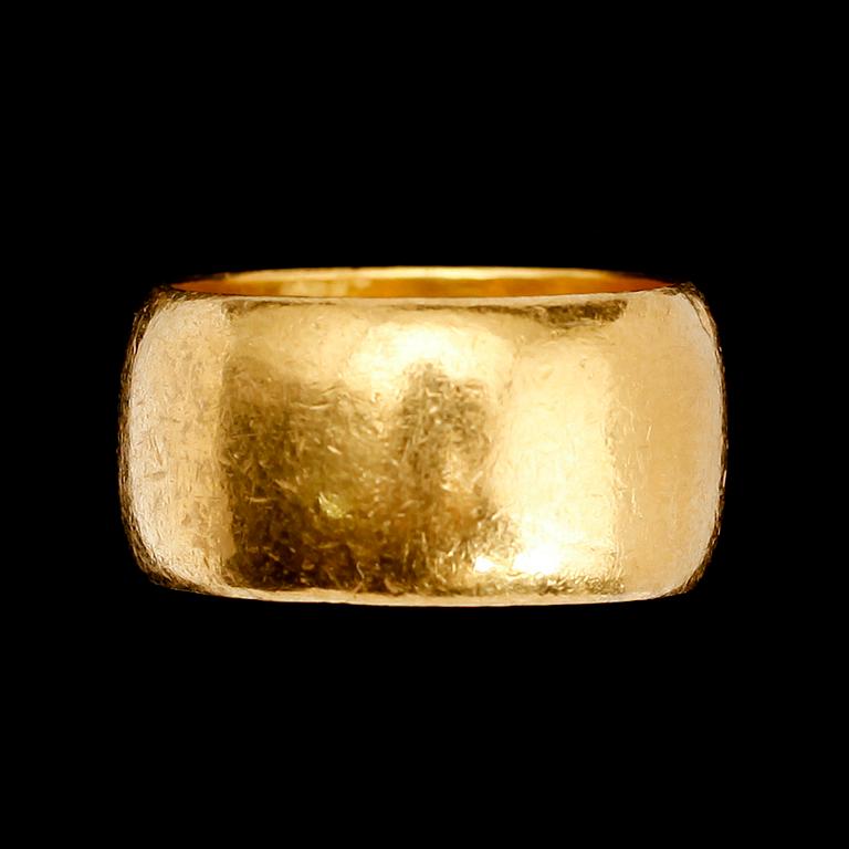 RING, 23 k guld, 1970-tal. Vikt ca 18 gram.