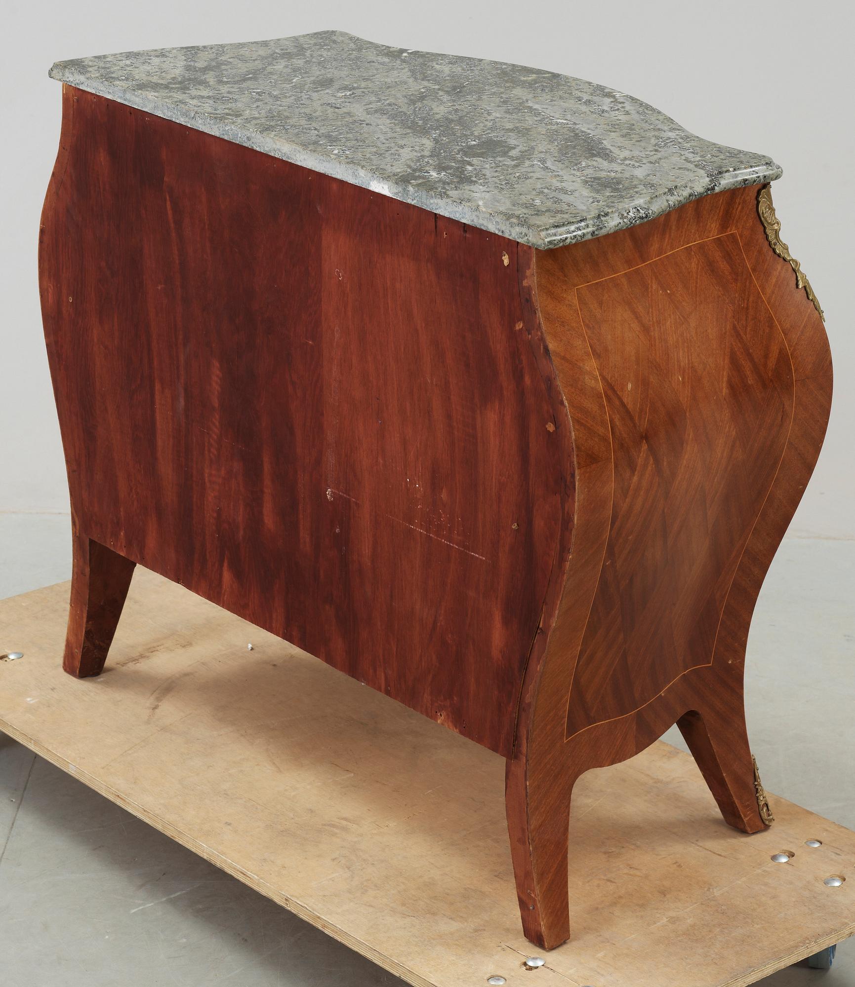 BYRÅ, rokokostil, 1900-tal.