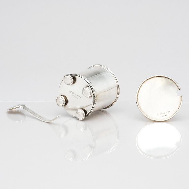 Erik Fleming, burk med lock och sked, Atelier Borgila, Stockholm 1936, sterling silver.