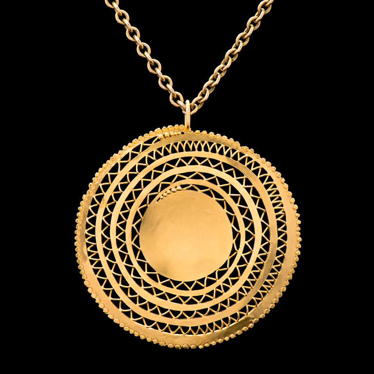 A TAPIO WIRKKALA PENDANT, "Viking pendant", 14K gold. Kultakeskus, Helsinki Finland 1969.