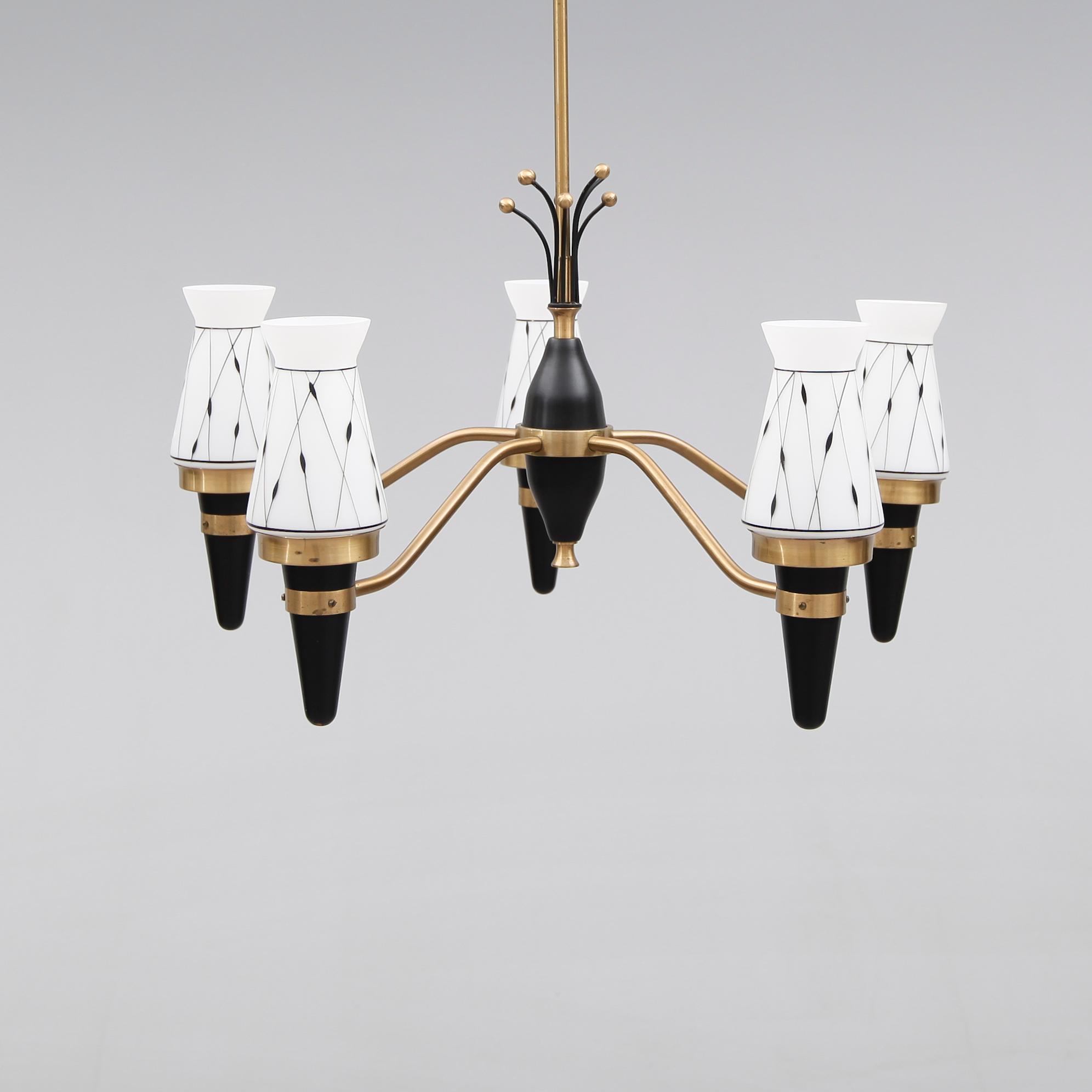 TAKLAMPA, 1900-talets mitt. Höjd ca 85 cm.