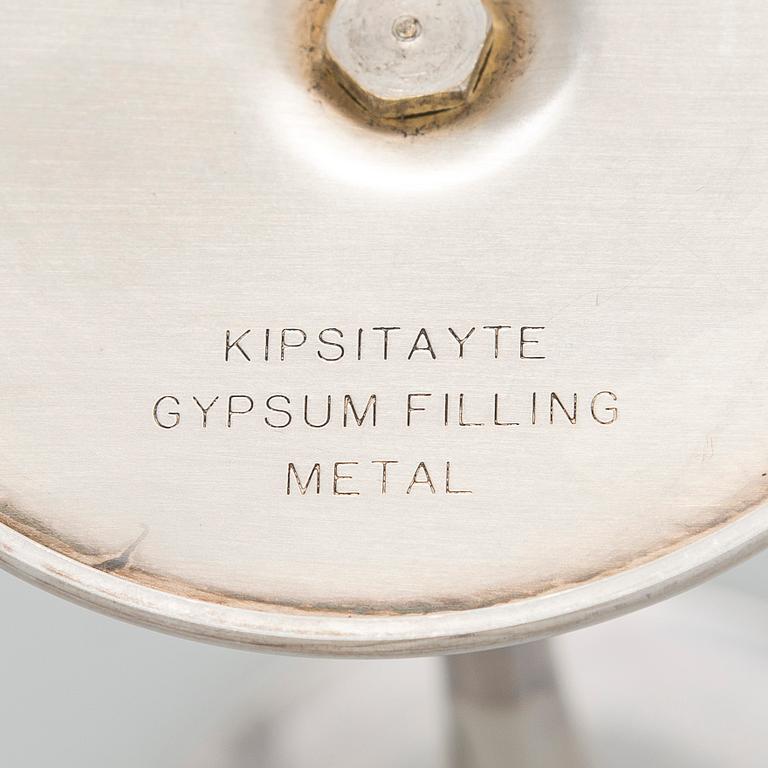 Tapio Wirkkala, kynttilänjalkoja, 3 kpl, hopeaa, "Trumpetti", Kultakeskus, Hämeenlinna 1988-2003.