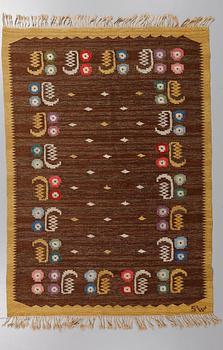 MATTA, rölakan, signerad SW (Sofia Widén), omkring 1900-talets mitt, ca 238 x 166 cm.