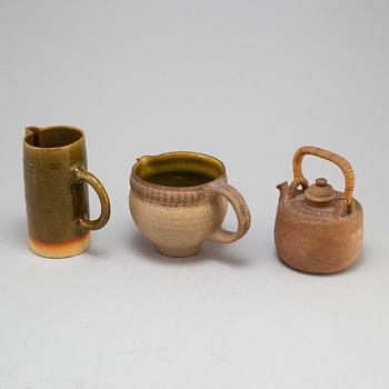 SIGNE PERSSON-MELIN, tre kannor, stämpelsignerade, 1900-talets andra hälft.