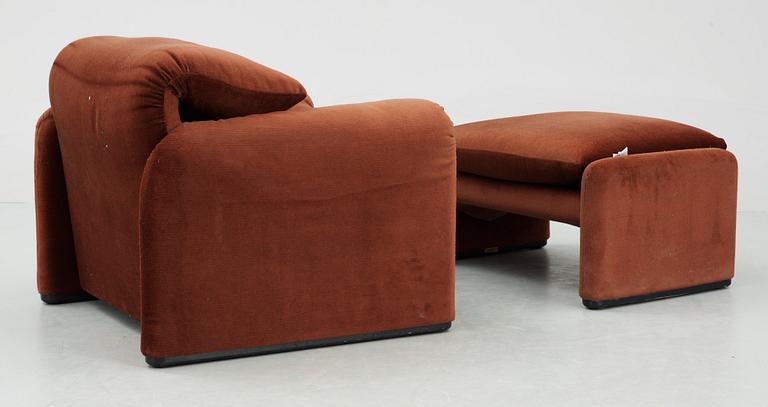 FÅTÖLJ MED FOTPALL, "Maralunga". Vico Magistretti för Cassina.