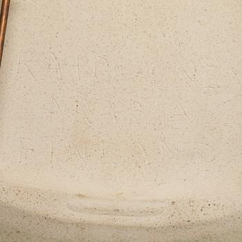 Birger Kaipiainen, dekorationsfat, stengods, signerat Kaipiainen Arabia Finland.