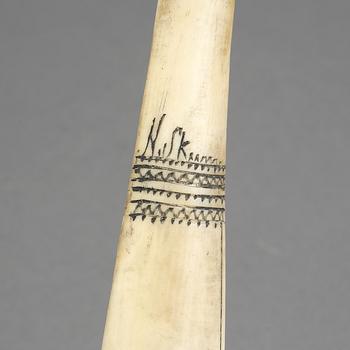 NILS NILSSON SKUM, kniv, samisk, ben.