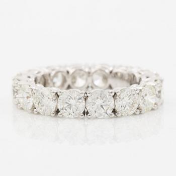 Full eternity ring 18K white gold set with brilliant-cut diamonds.
