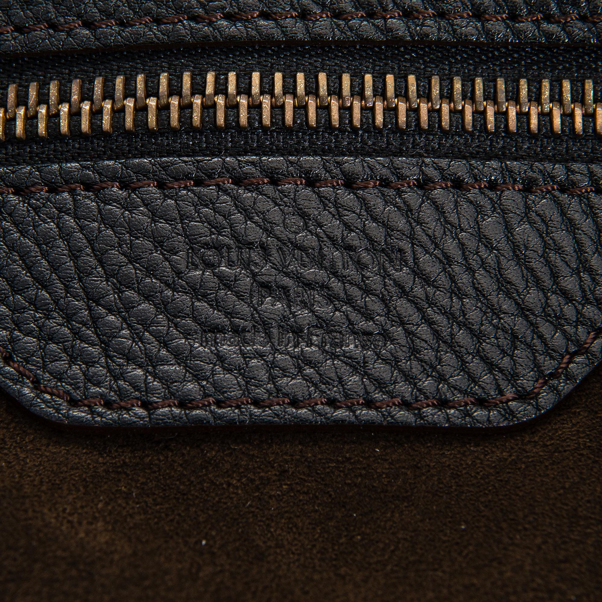 Louis Vuitton, "Mahina XL" laukku.