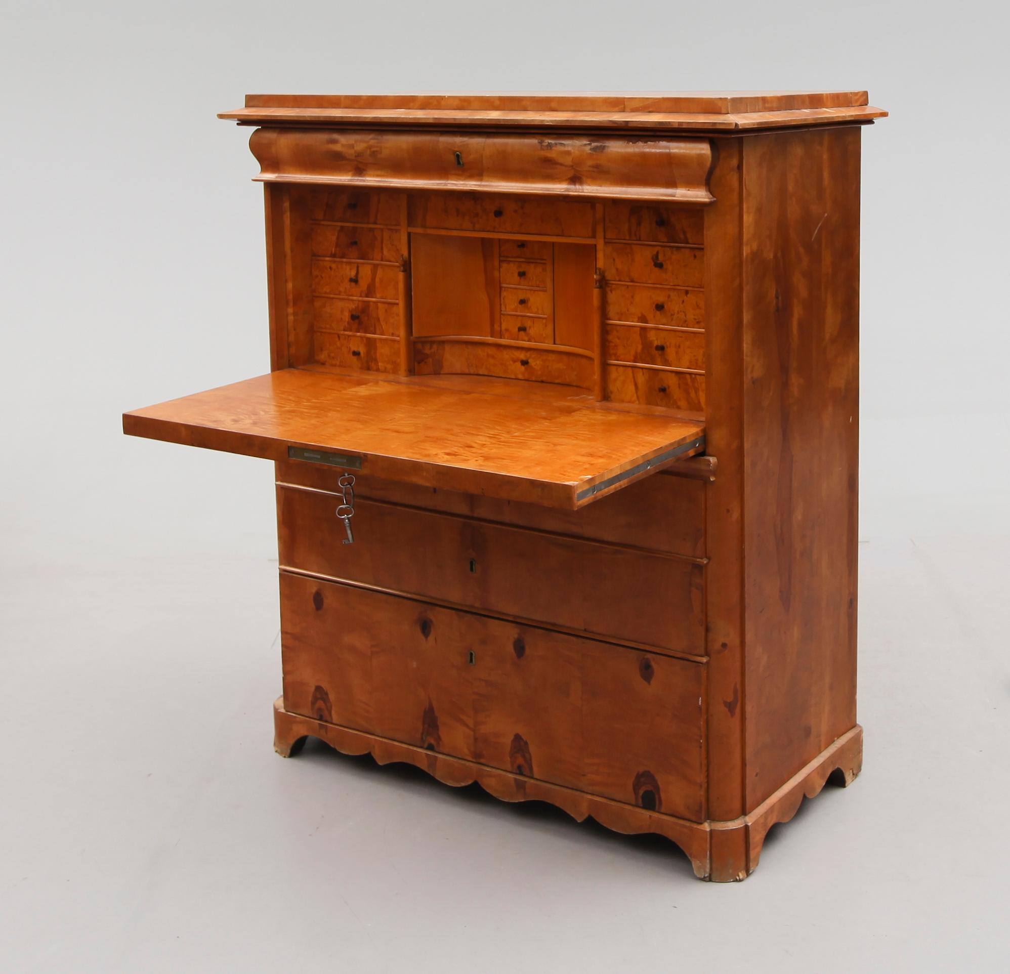 CHIFFONJÉ, 1800-talets mitt.