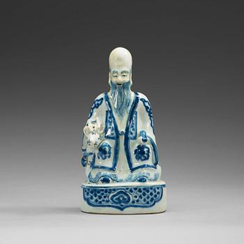 1674. A blue and white figure of Shoulao, Ming dynasty (1368-1644).
