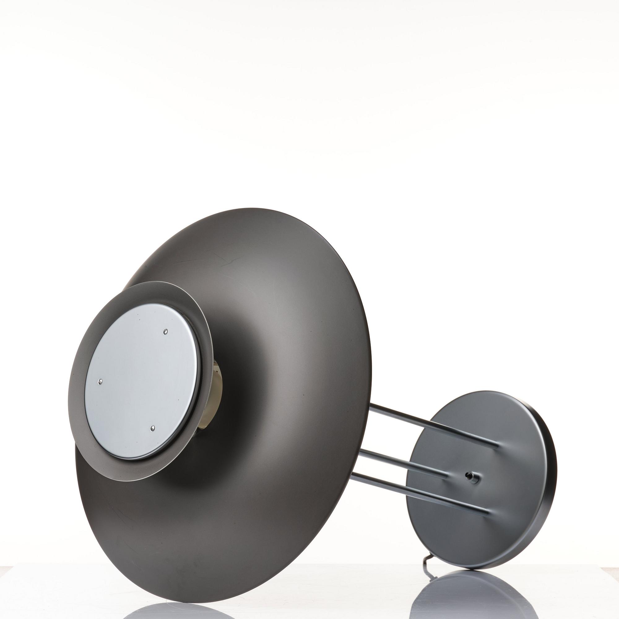 Poul Henningsen, a pair of table lamps, "PH-5", Louis Poulsen, Denmark.