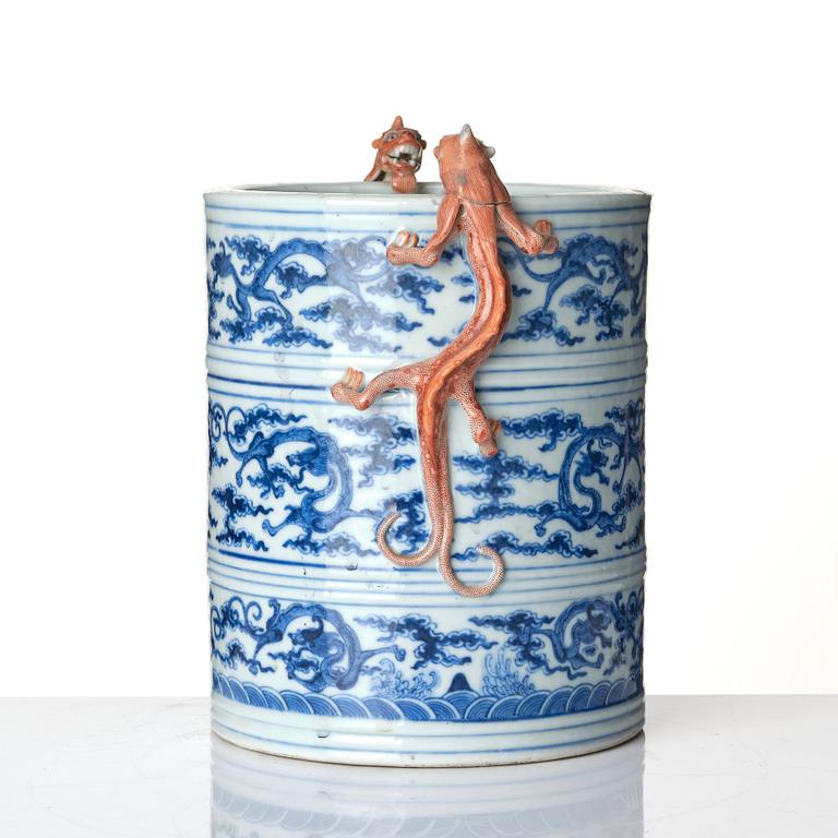 A Chinese blue and white brush pot, Qing dynasty with Yongzhengs mark.