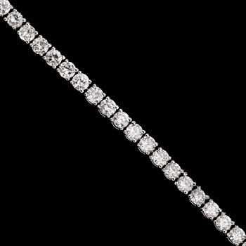 ARMBAND, sk Rivière, 18 k vitguld, briljantslipade diamanter tot 7.03 ct.