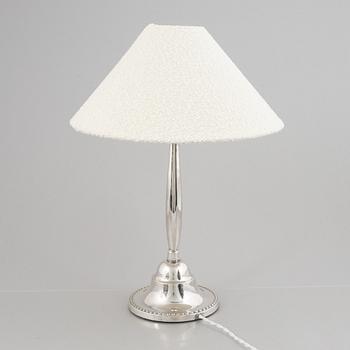 C.G. Hallberg, bordslampa, modell "2002", Swedish Grace, Stockholm, 1920-30-tal.