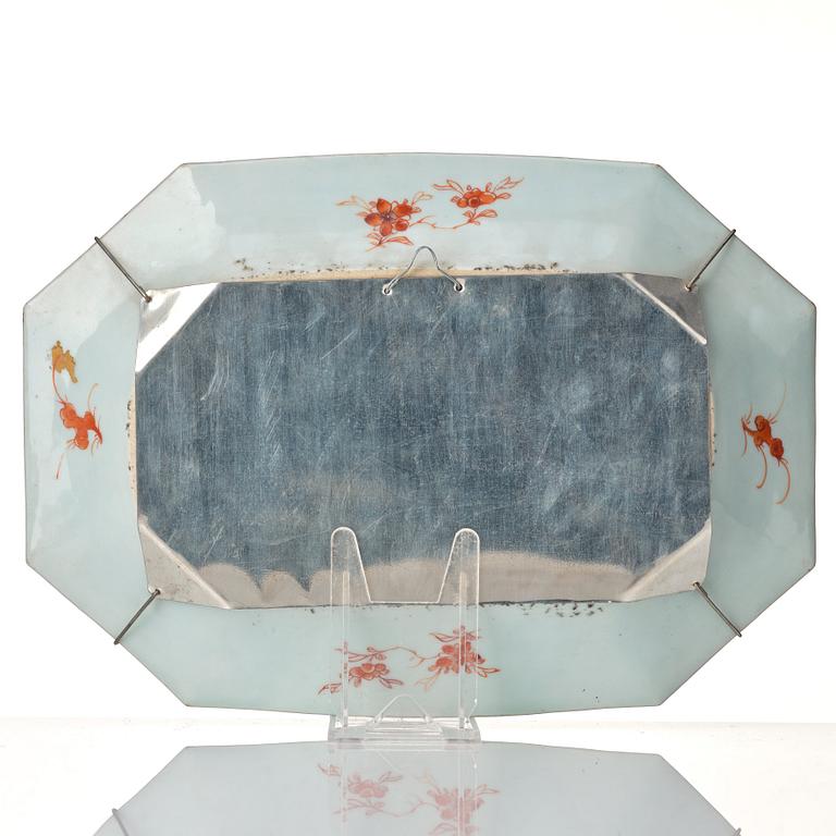 A set of 3 imari serving dishes, Qing dynasty, 18th Century.