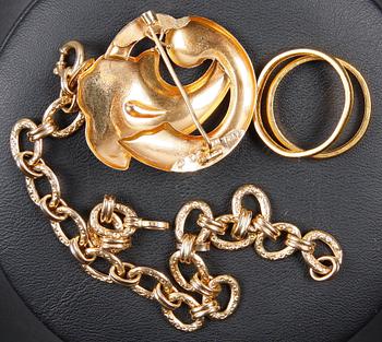 PARTI SMYCKEN, 3 delar, 18-23 K guld, 1947-61. Tot vikt 16 g.