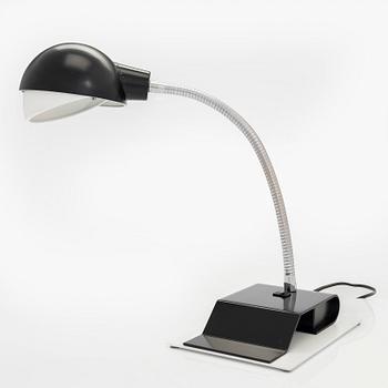 Alvar Aalto, Bordslampa, modell A703, för Artek 1900-talets slut.