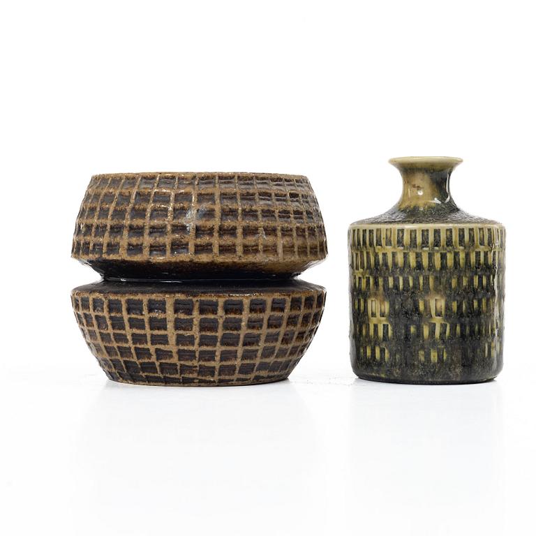 Vases, 2, including one by Stig Lindberg, Gustavsberg.