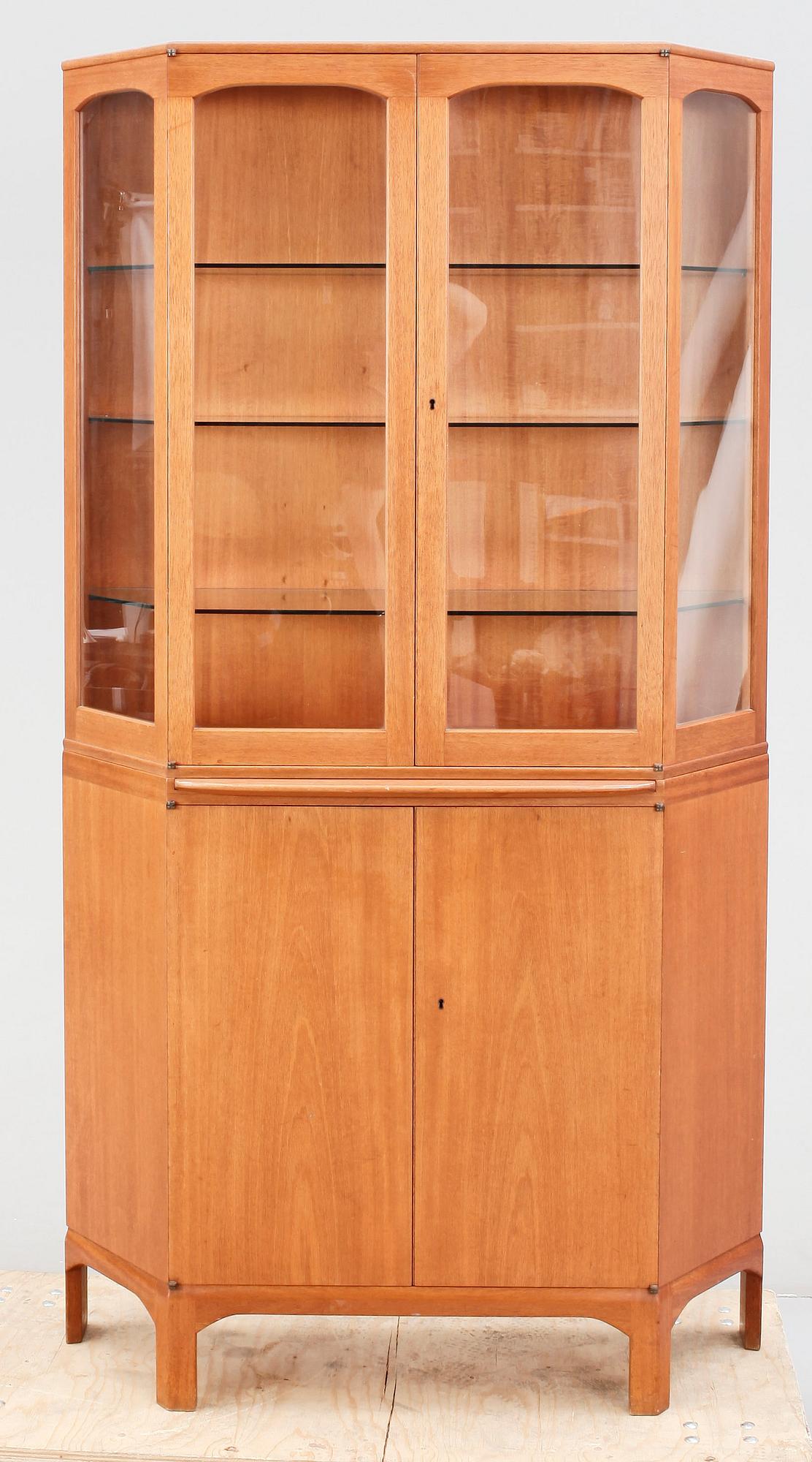 VITRINSKÅP, "Undantaget", Carl Malmsten.