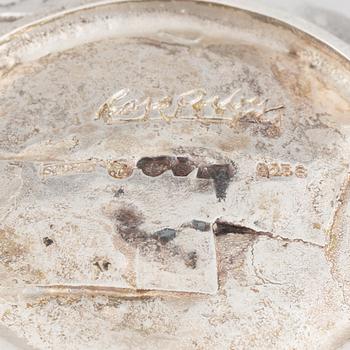 Lars Arby, två bägare/vaser, sterling silver varav en med lock, Göteborg 1975-1976.