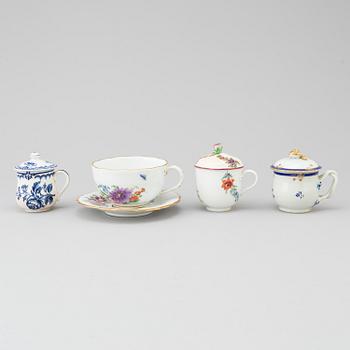A lot of 3 custard cups, cup and a dish, 18th century and newer.