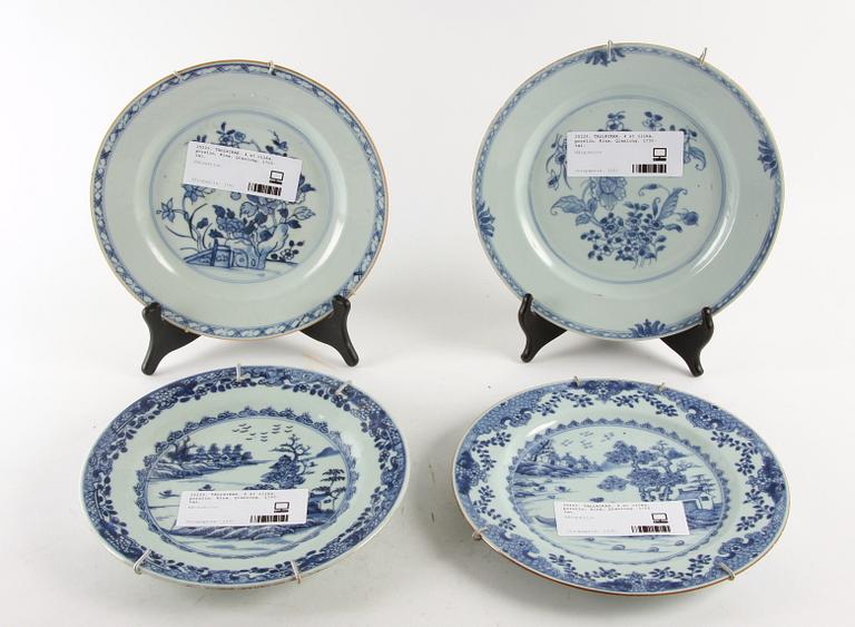 TALLRIKAR, 4 st olika, porslin, Kina, Qianlong, 1700-tal.