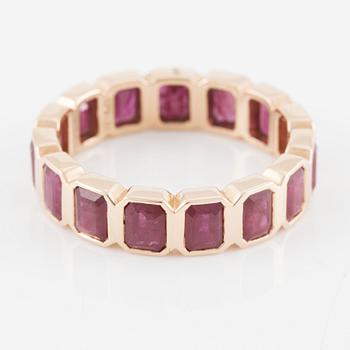 Ring, full eternity, 18K gold with rubies.