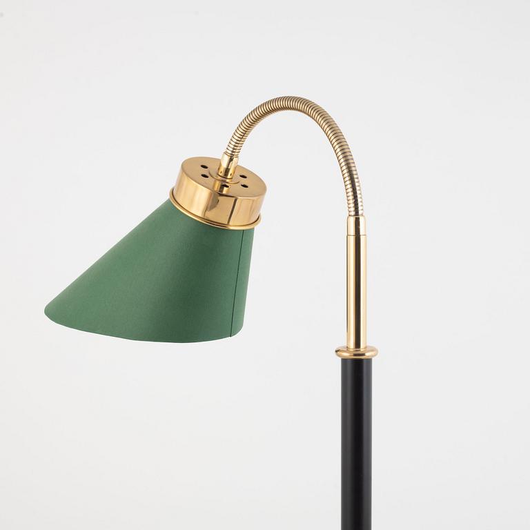 Josef Frank, bordslampa, modell 2434, Svenskt Tenn.