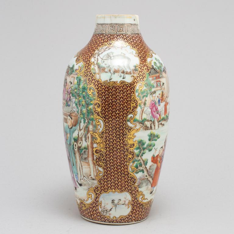 A famille rose mandarin vase, Qing dynasty, Qianlong (1736-95).