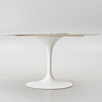 Eero Saarinen, a 'Tulip' dining table.