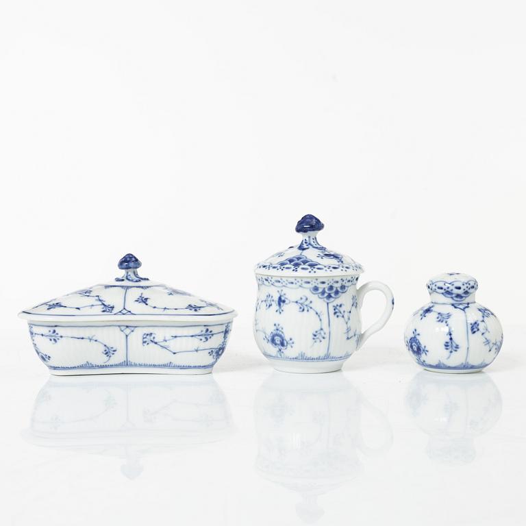 Royal Copenhagen, dinner and coffee service, 81 pcs, Blue Fluted, Full and Half Lace.
