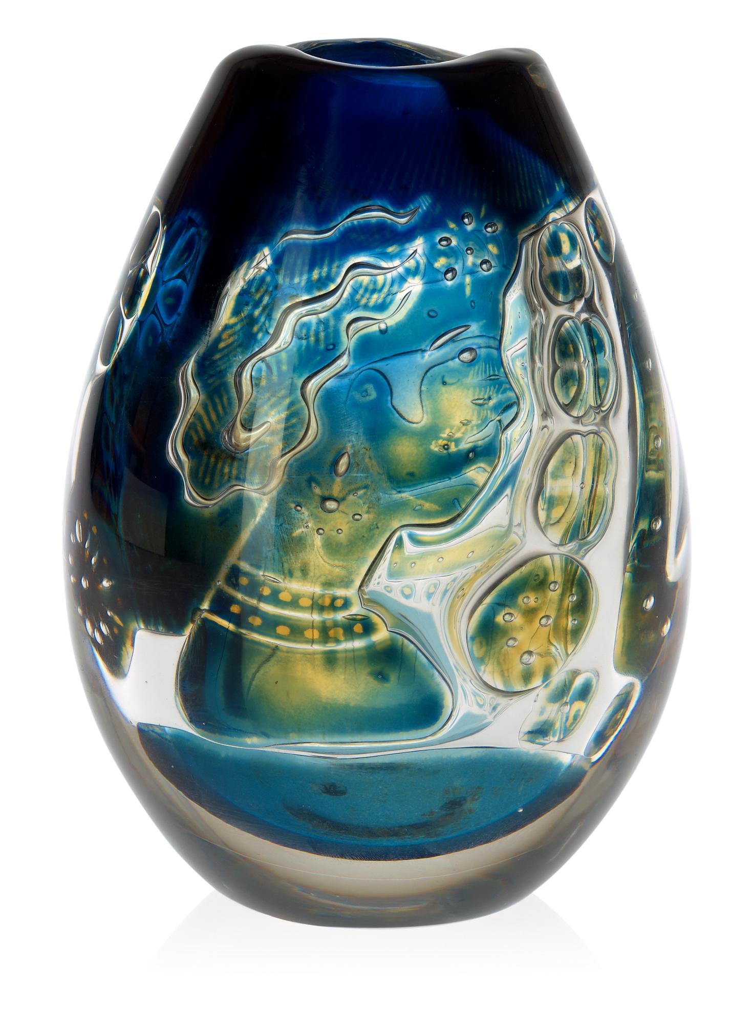 An Edvin Öhrström 'ariel' glass vase, Orrefors 1962.
