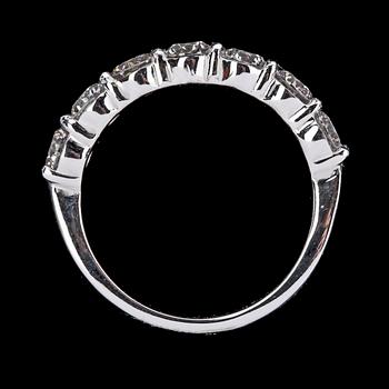 RING, 7 briljantslipade diamanter, tot. 1.50 ct.